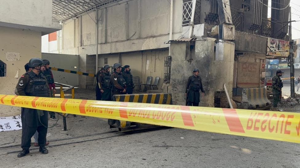 Five dead in suicide bombing in Pakistan